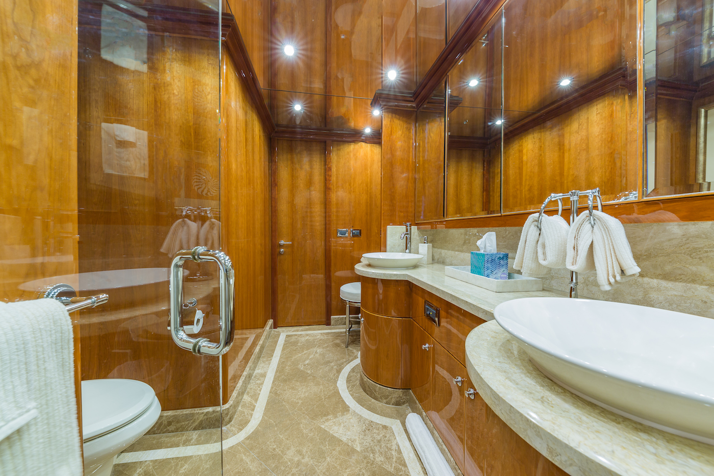 master ensuite bathroom .jpg