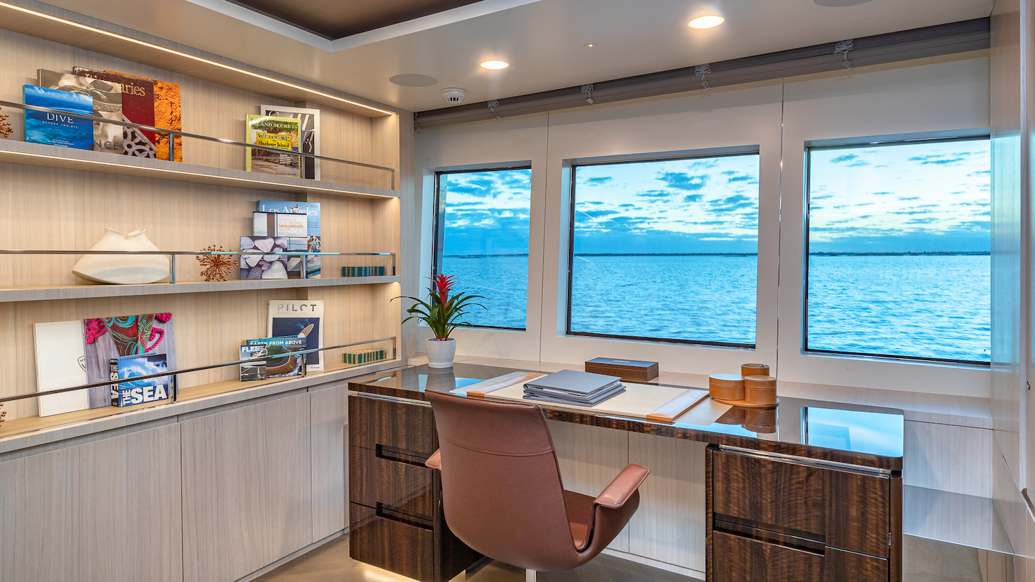 master stateroom office .jpg
