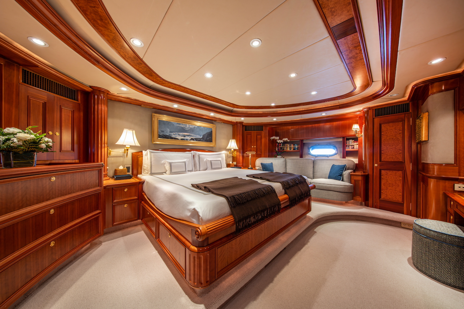 master suite  ©YachtShot .jpg