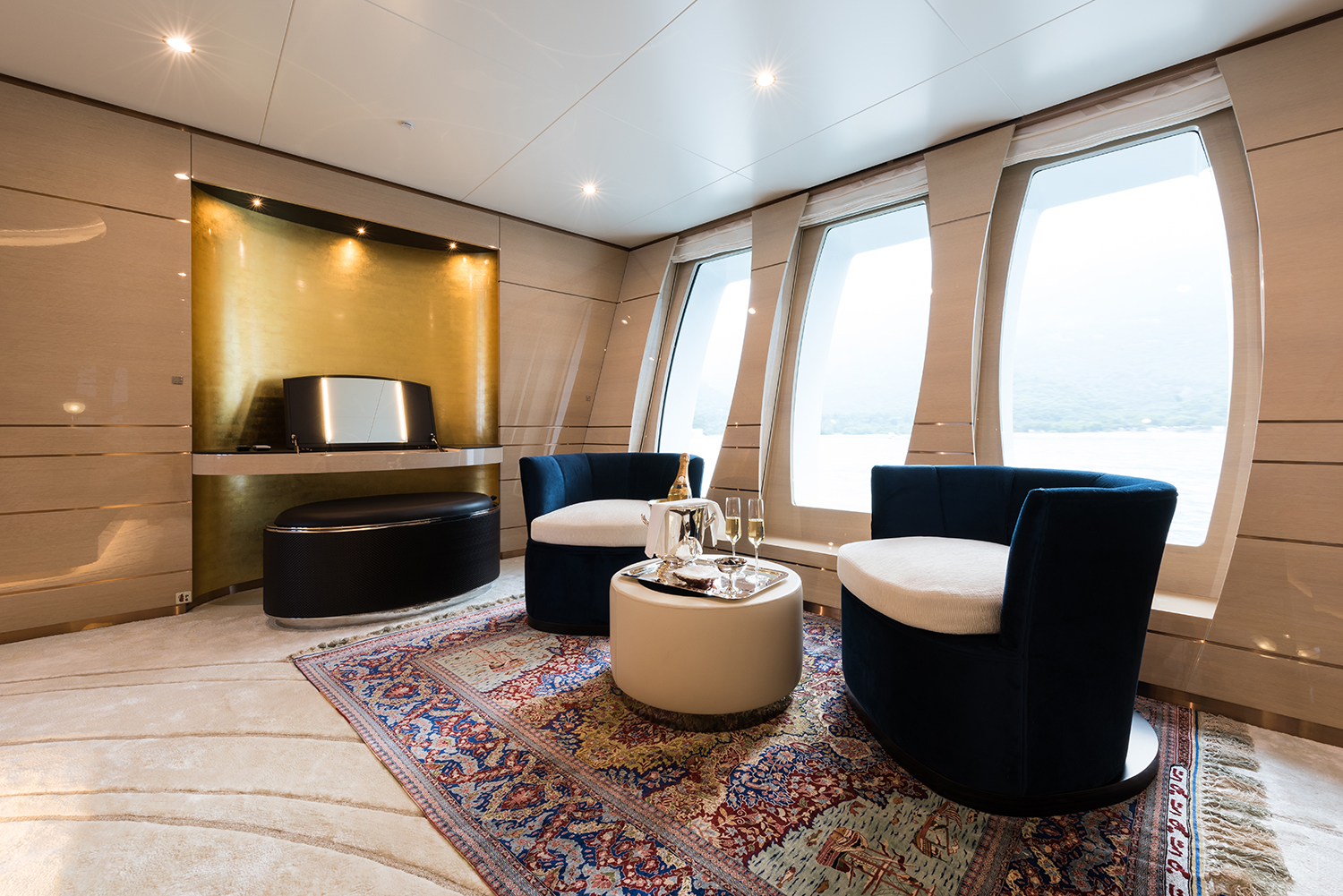 master suite lounge area with Champaigne and fabulous views.jpg