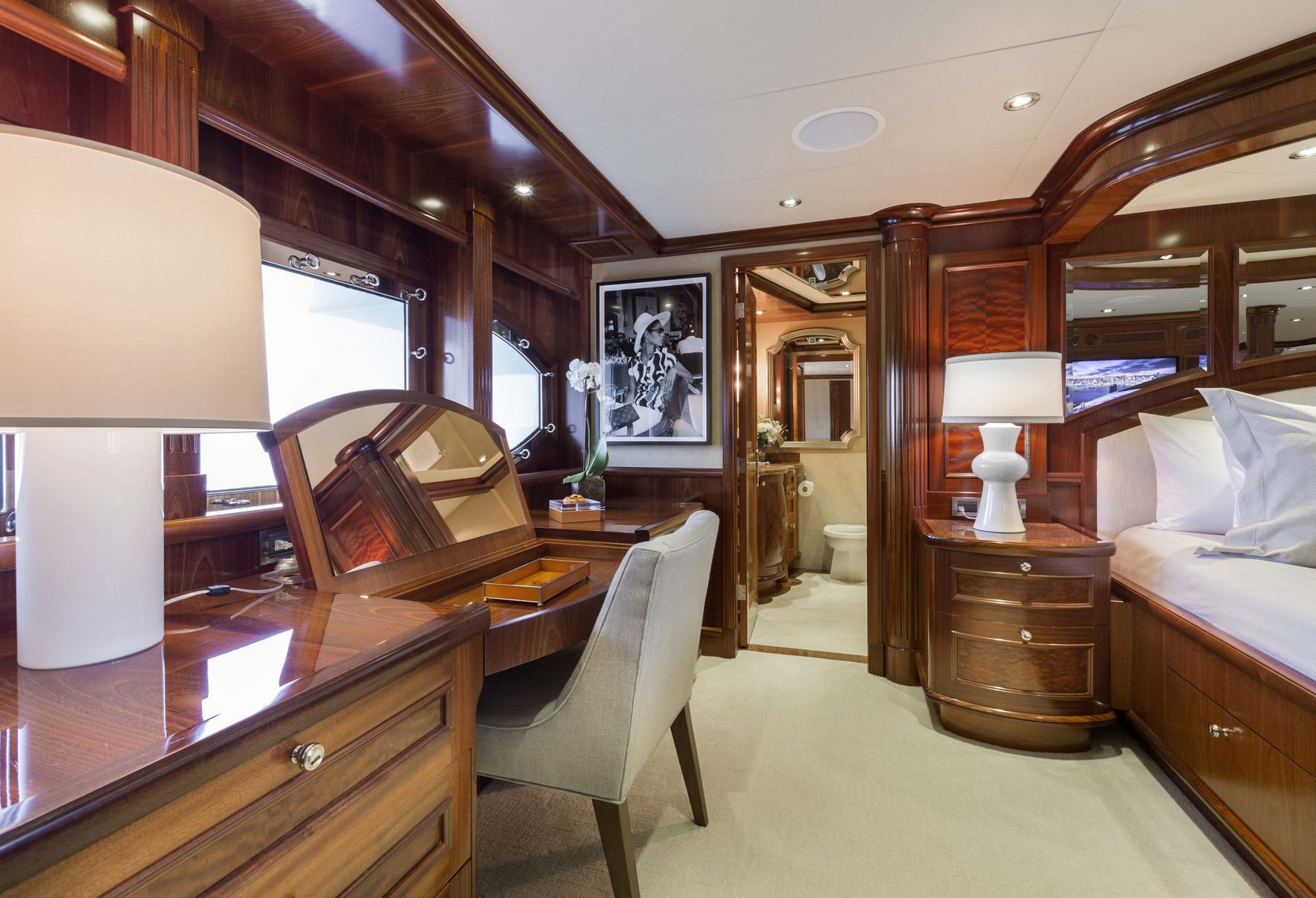 master-cabin-bathroom-entrance.jpg