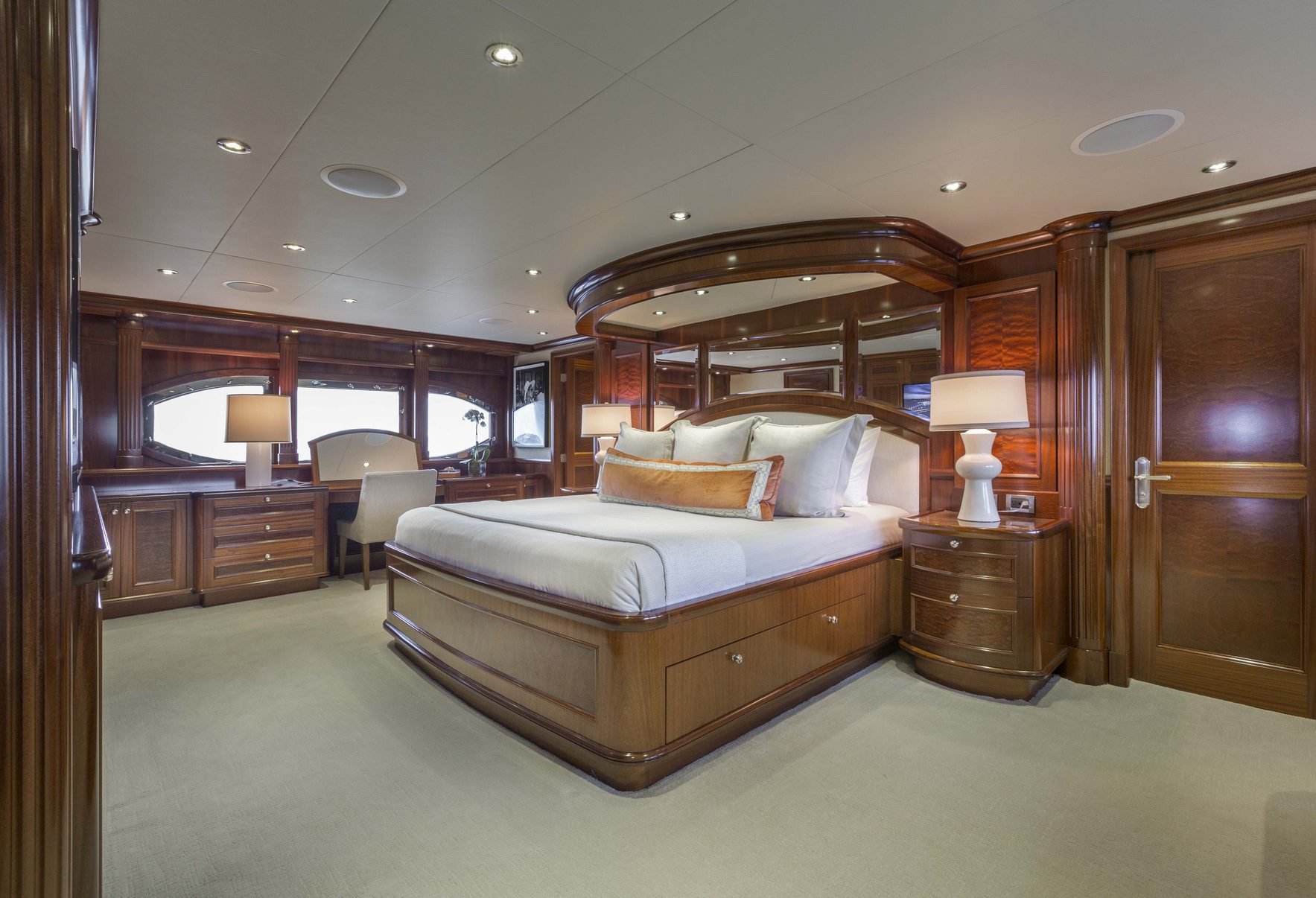 master-cabin-bed.jpg