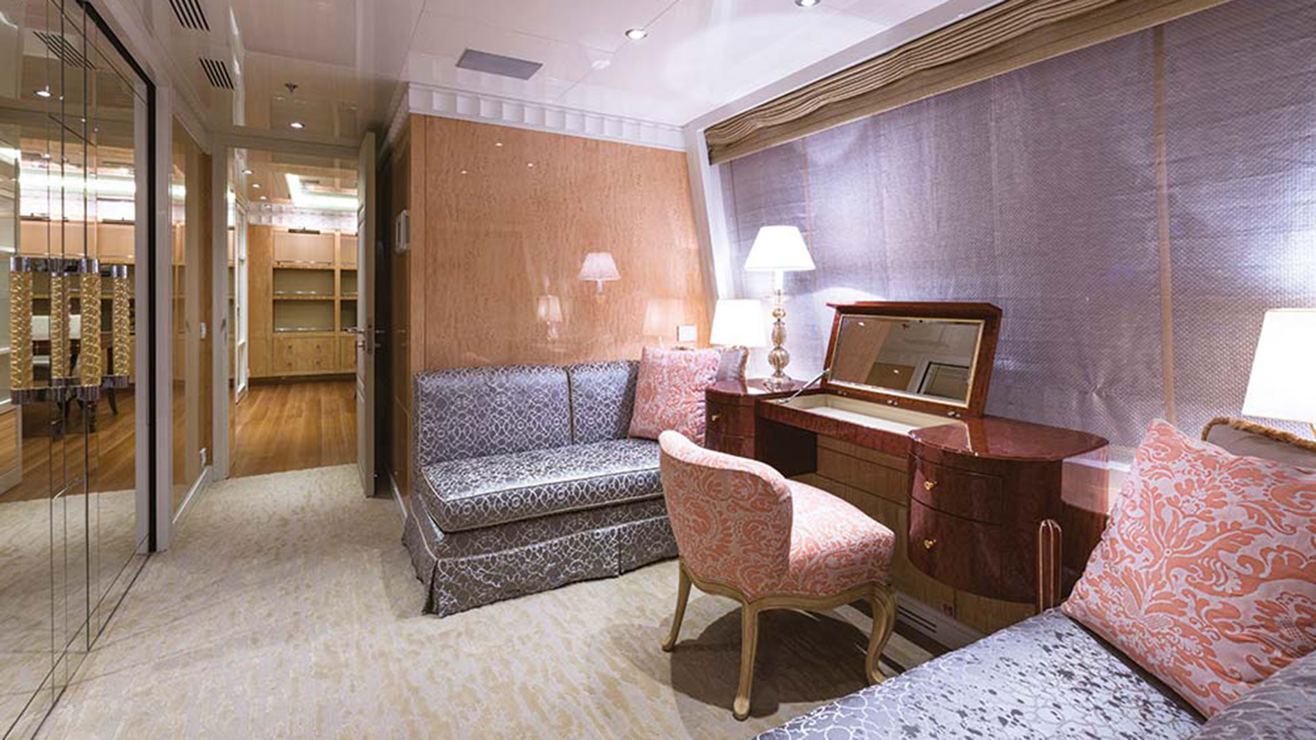 owners lounge.jpg