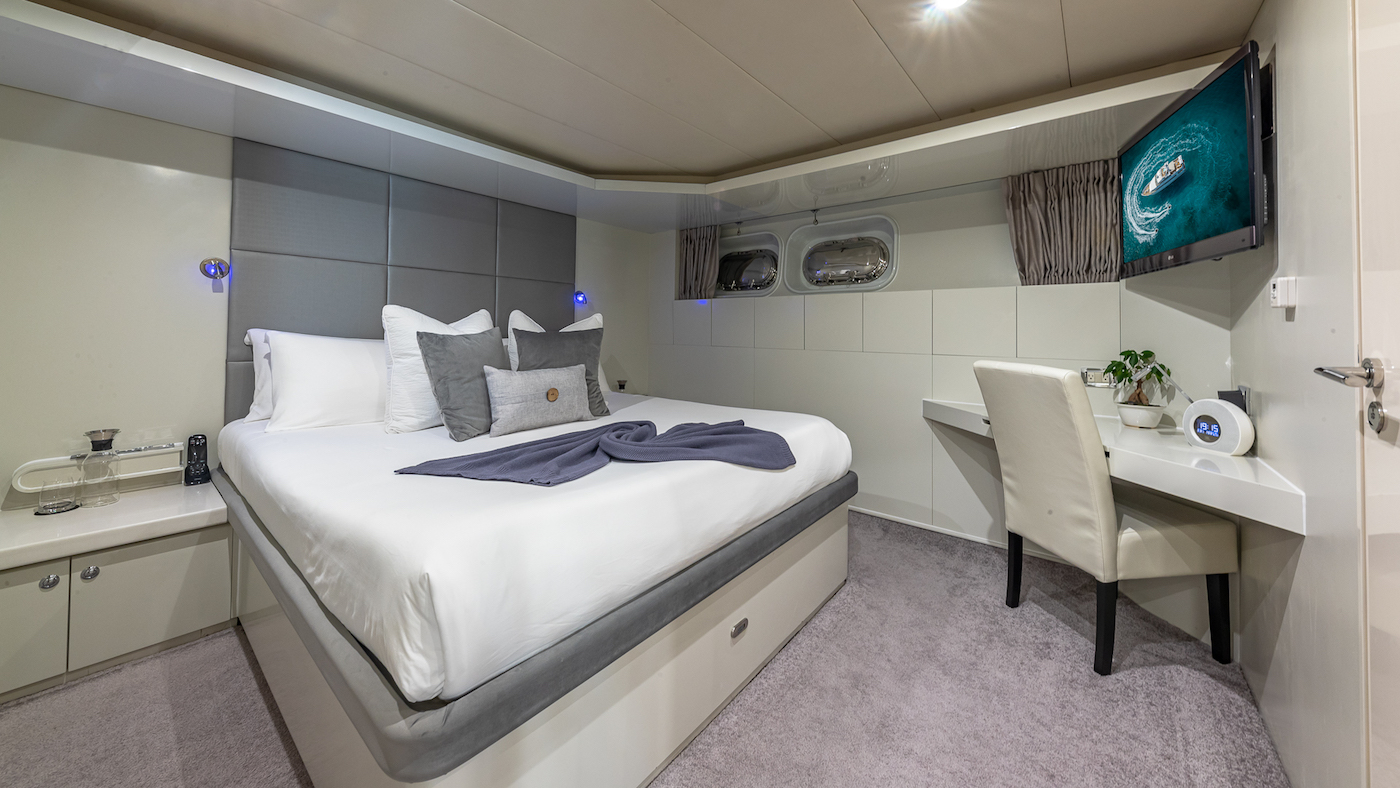 queen cabin .jpg