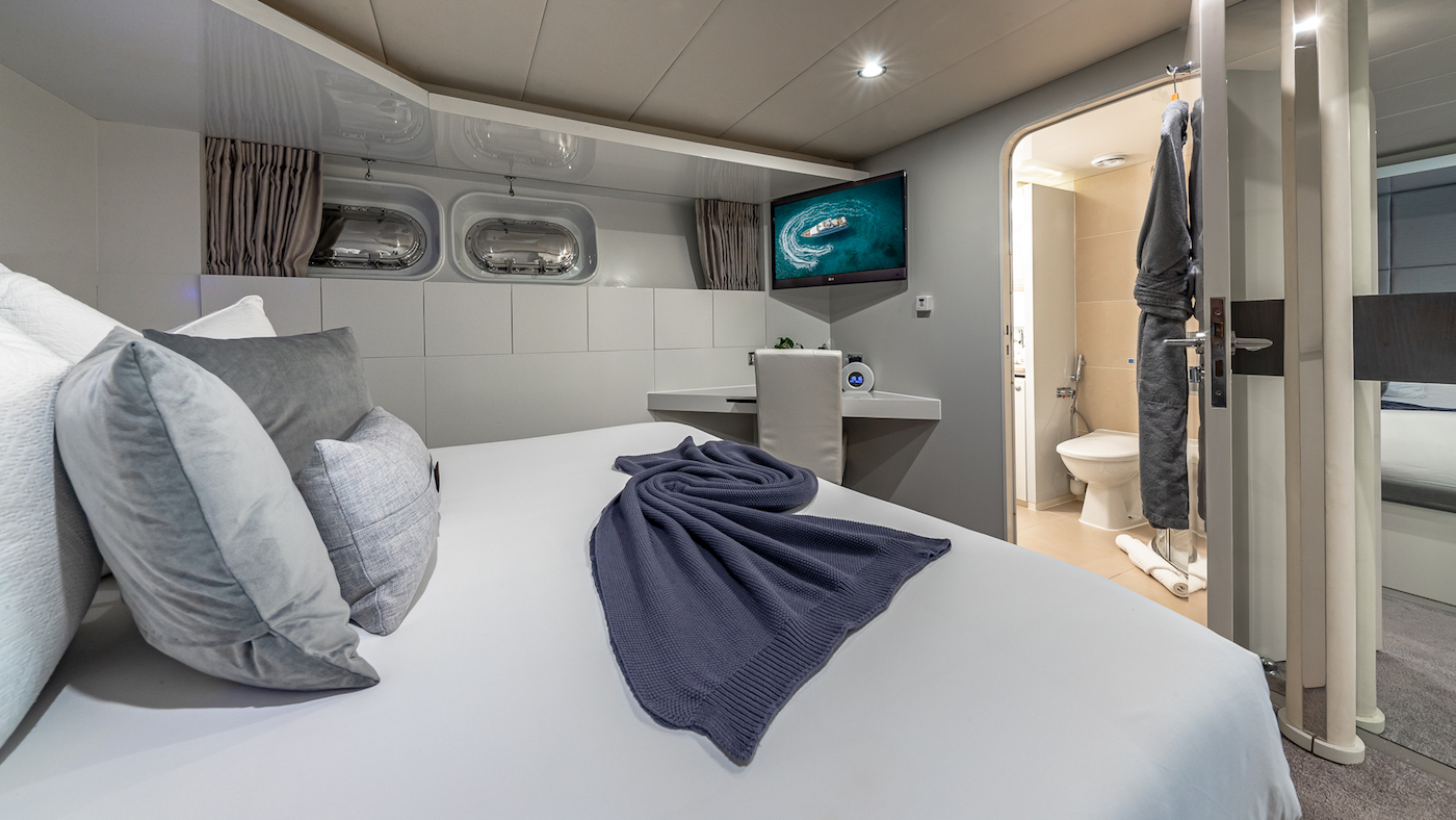 queen stateroom.jpg