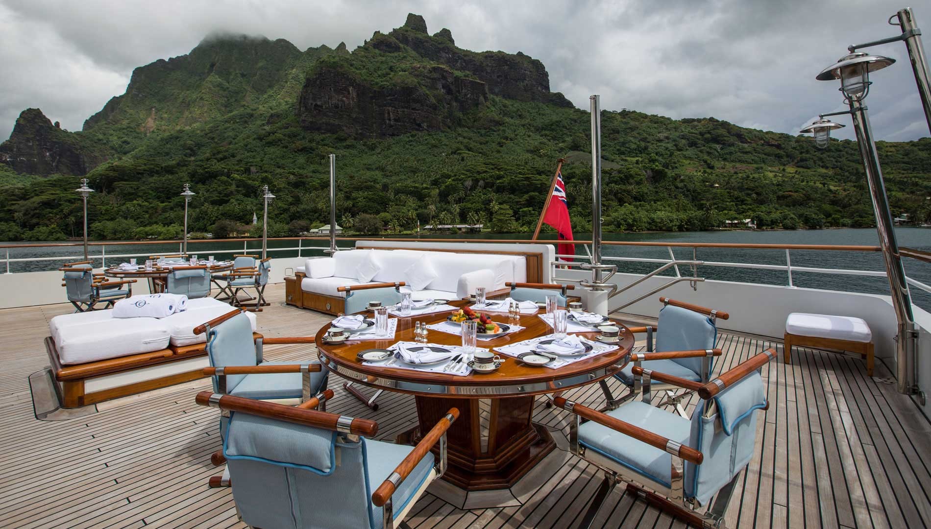spacious aft deck.jpg