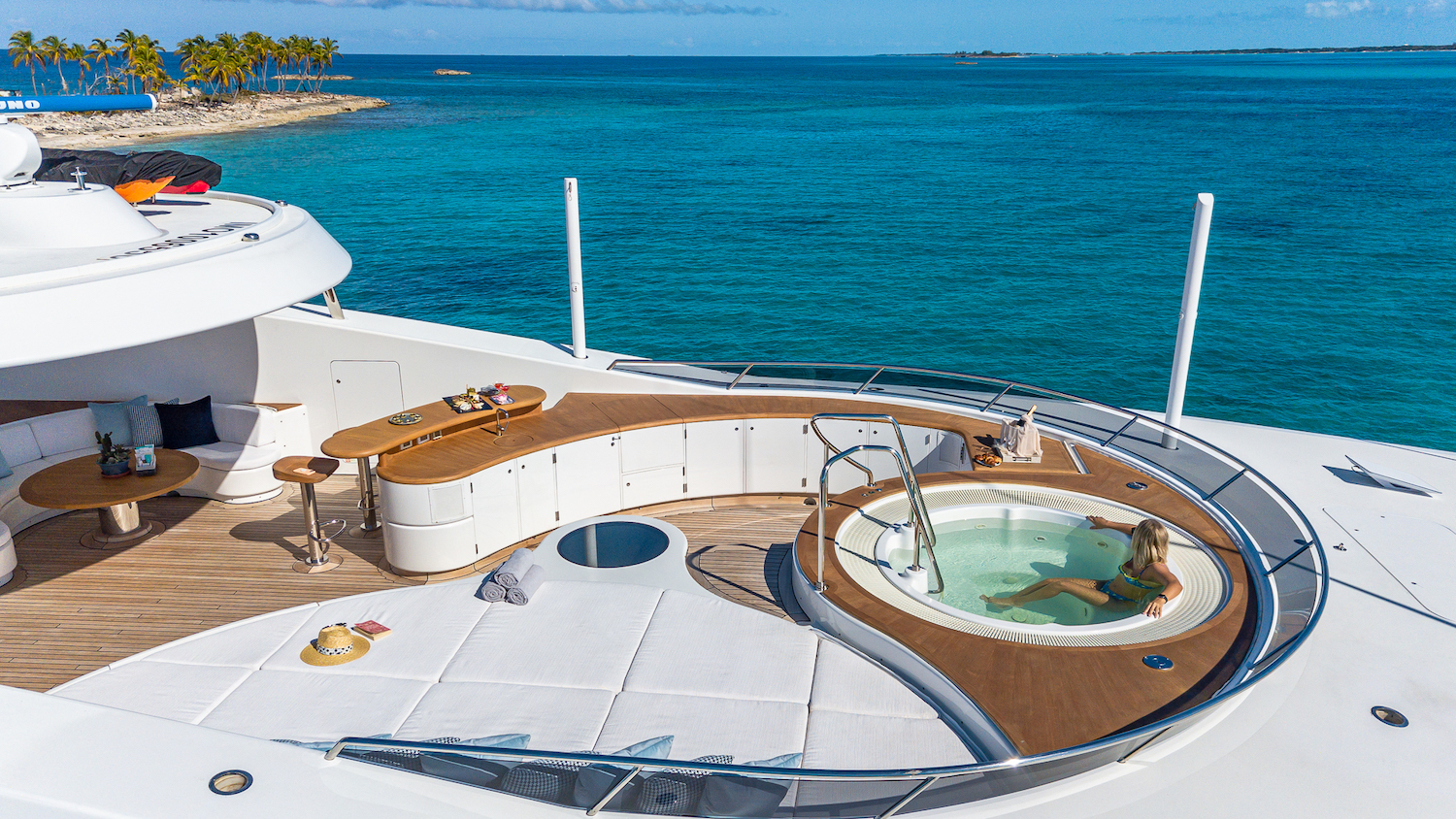 sun deck - sunbathing area .jpg