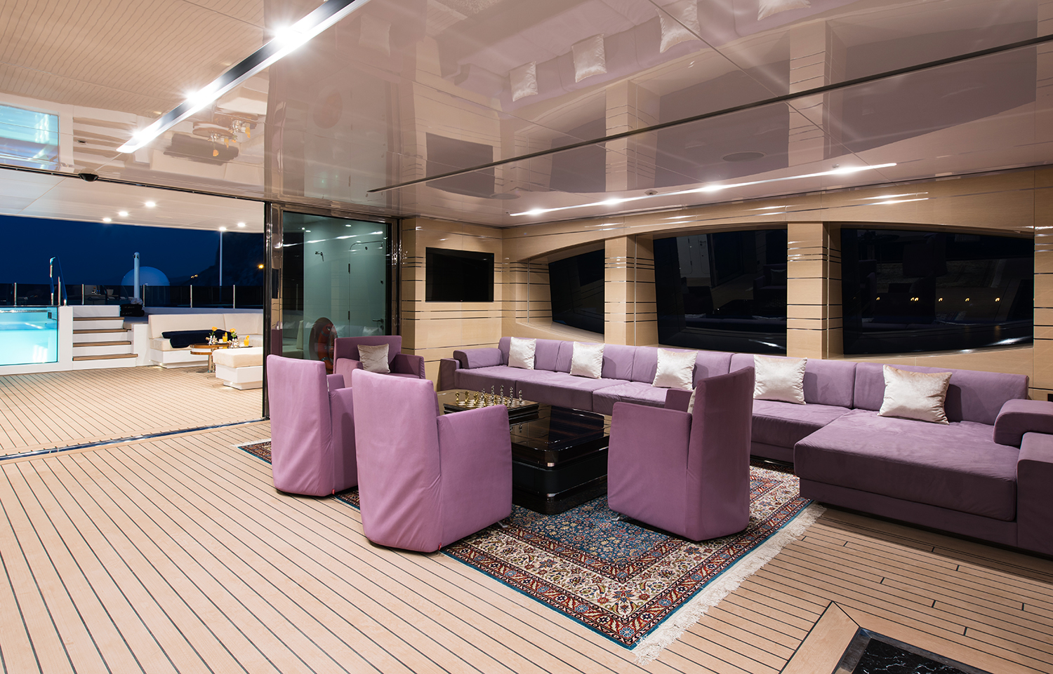 sun deck seating and spa pool .jpg