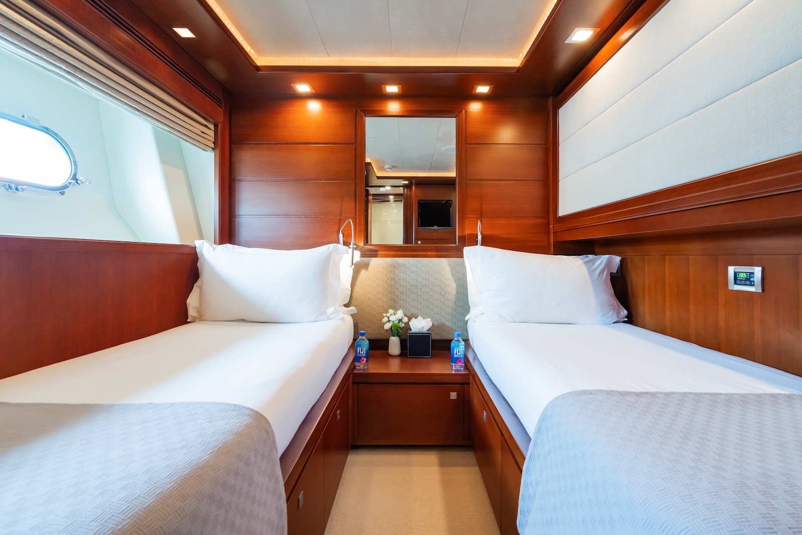 twin cabin   .jpg