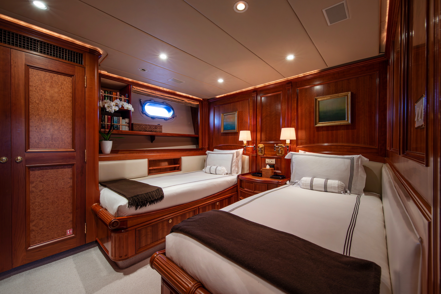 twin cabin  ©YachtShot .jpg