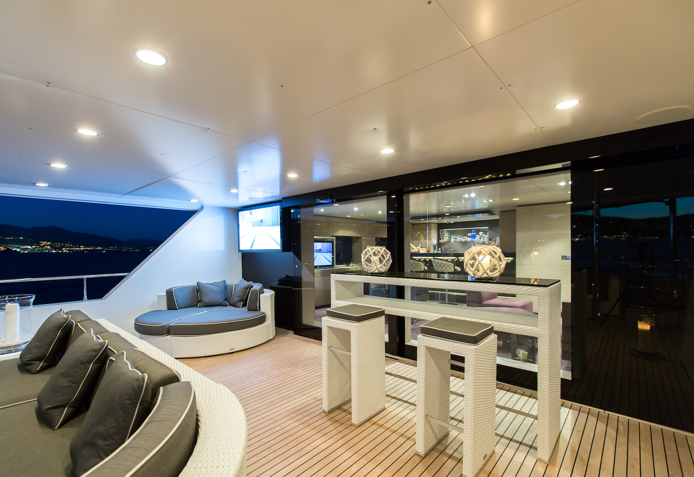 upper aft deck.jpg