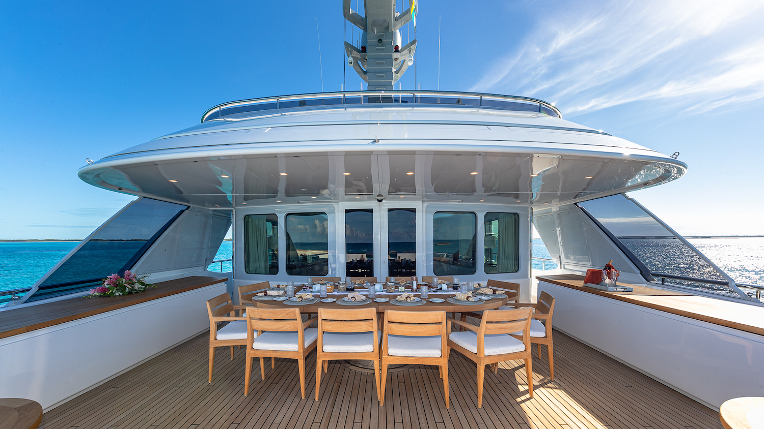 upper deck dining al fresco.jpg