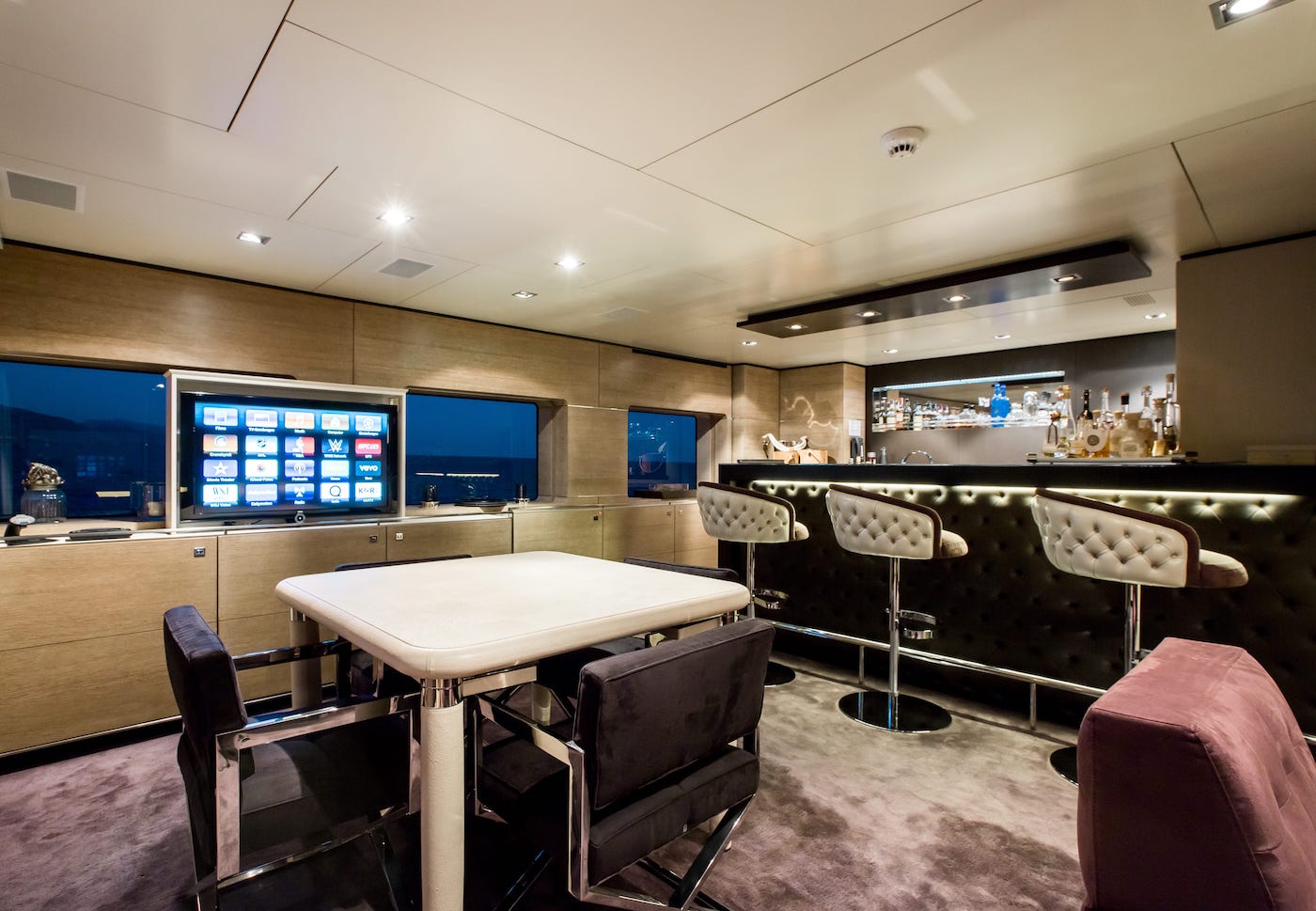upper saloon bar .jpg