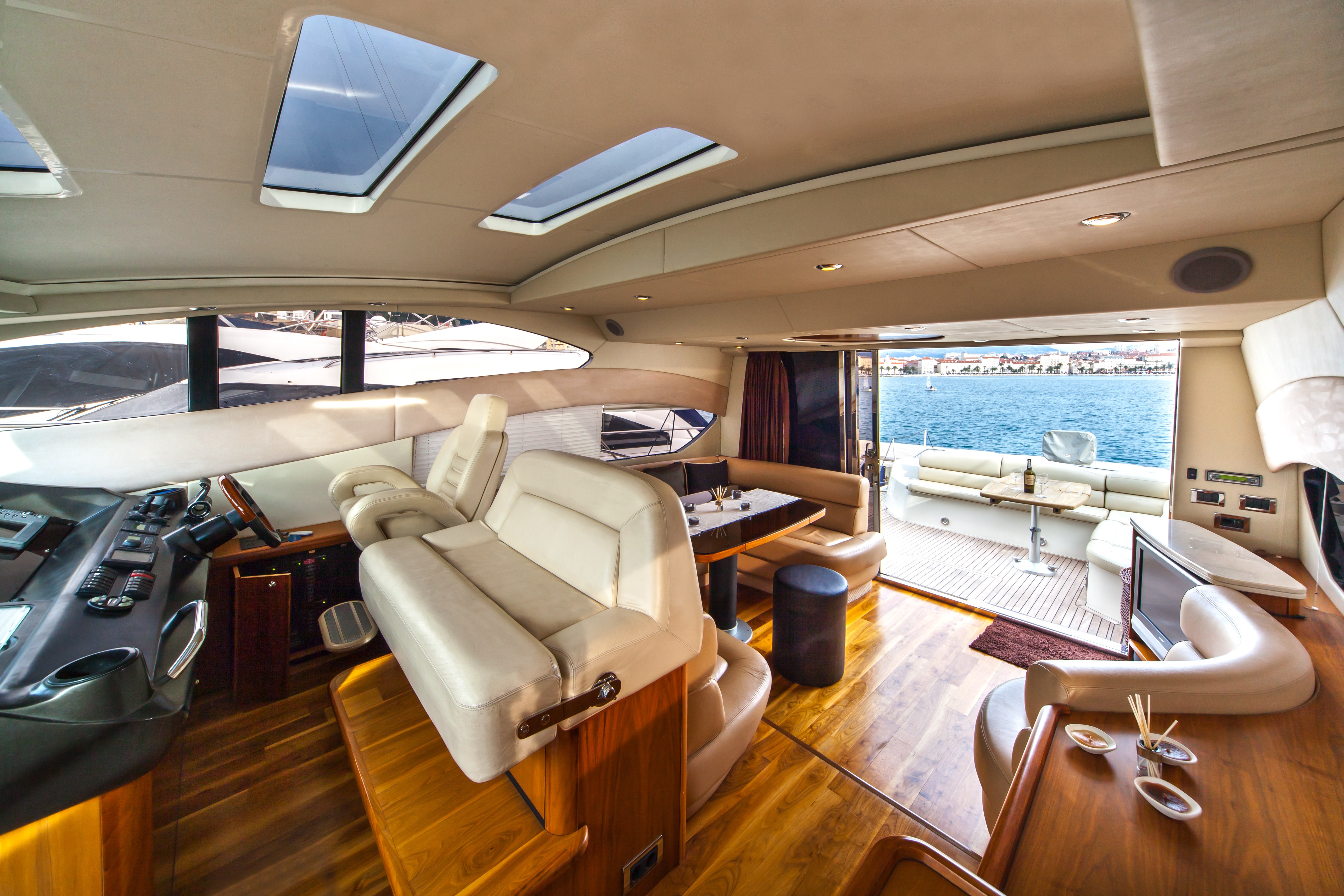 [20m-Yacht-KATARINA-III]-8178-79.jpg