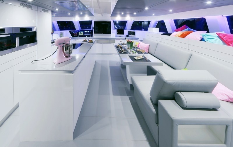 [21m-Yacht-MAVERICK]-8286-89.jpg