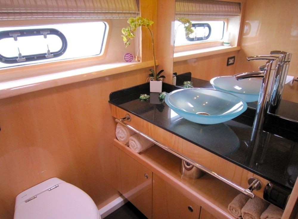 [23m-Yacht-CATTITUDE]-8689-180.jpg