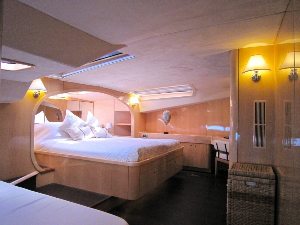 [23m-Yacht-CATTITUDE]-8689-32.jpg