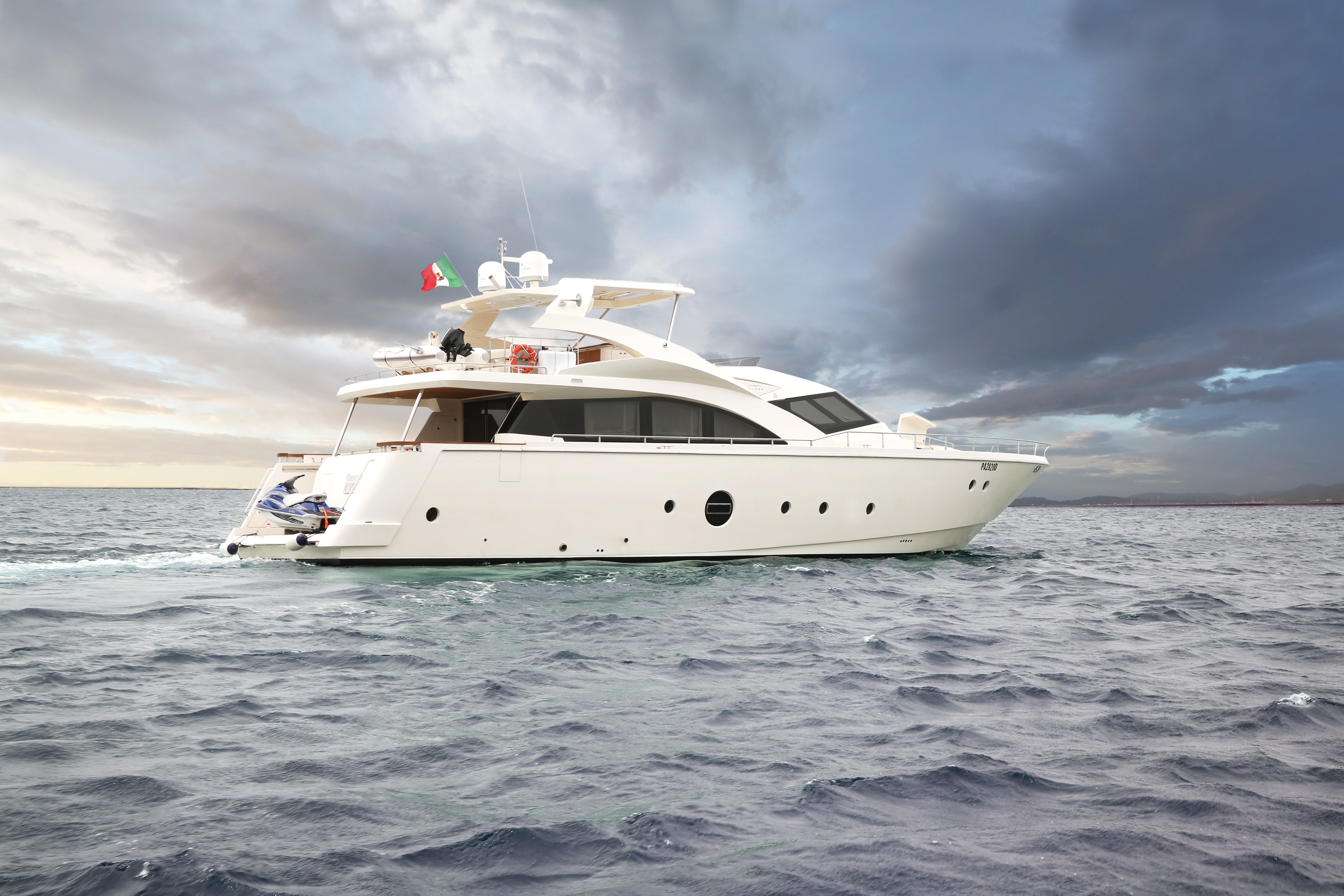 [23m-Yacht-QUESTA-EGRAVE-VITA]-8218-150.jpg