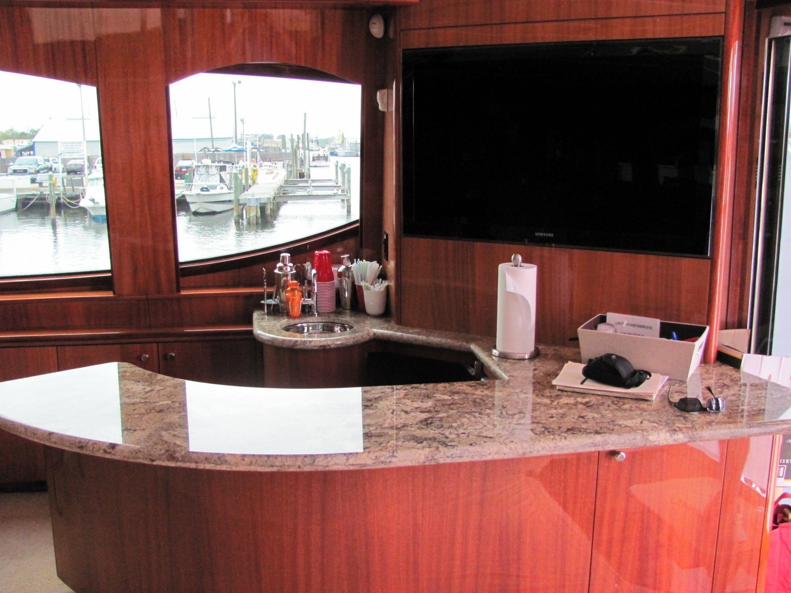 [24m-Yacht-ISLAND-COWBOY]-8442-21.jpg