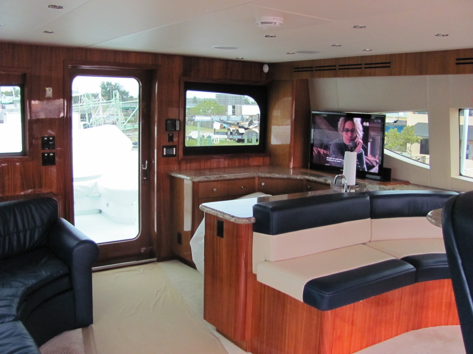 [24m-Yacht-ISLAND-COWBOY]-8442-47.jpg
