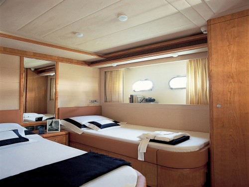 [25m-Yacht-CHI-5]-8327-79.jpg