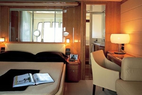 [25m-Yacht-CHI-5]-8327-96.jpg