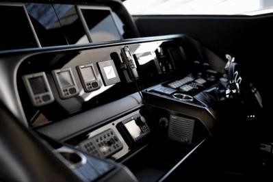 [26m-Yacht-FREE-WILLI]-8205-206.jpg