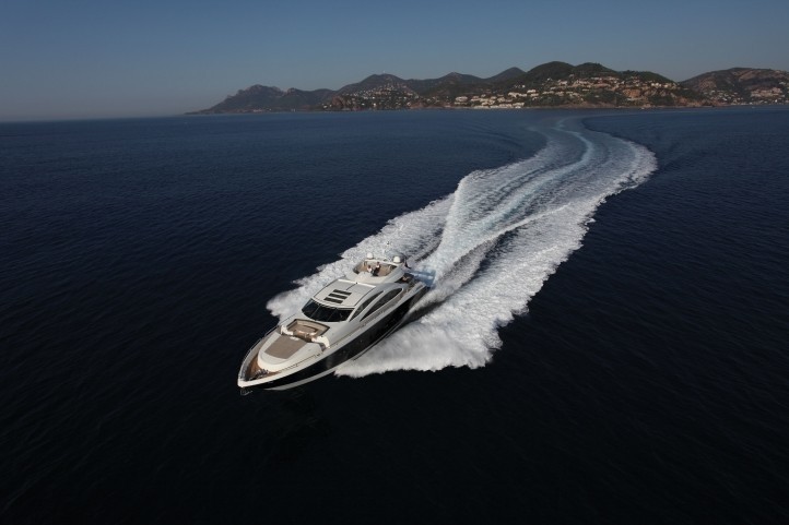 [26m-Yacht-SKYFALL]-8151-159.jpg