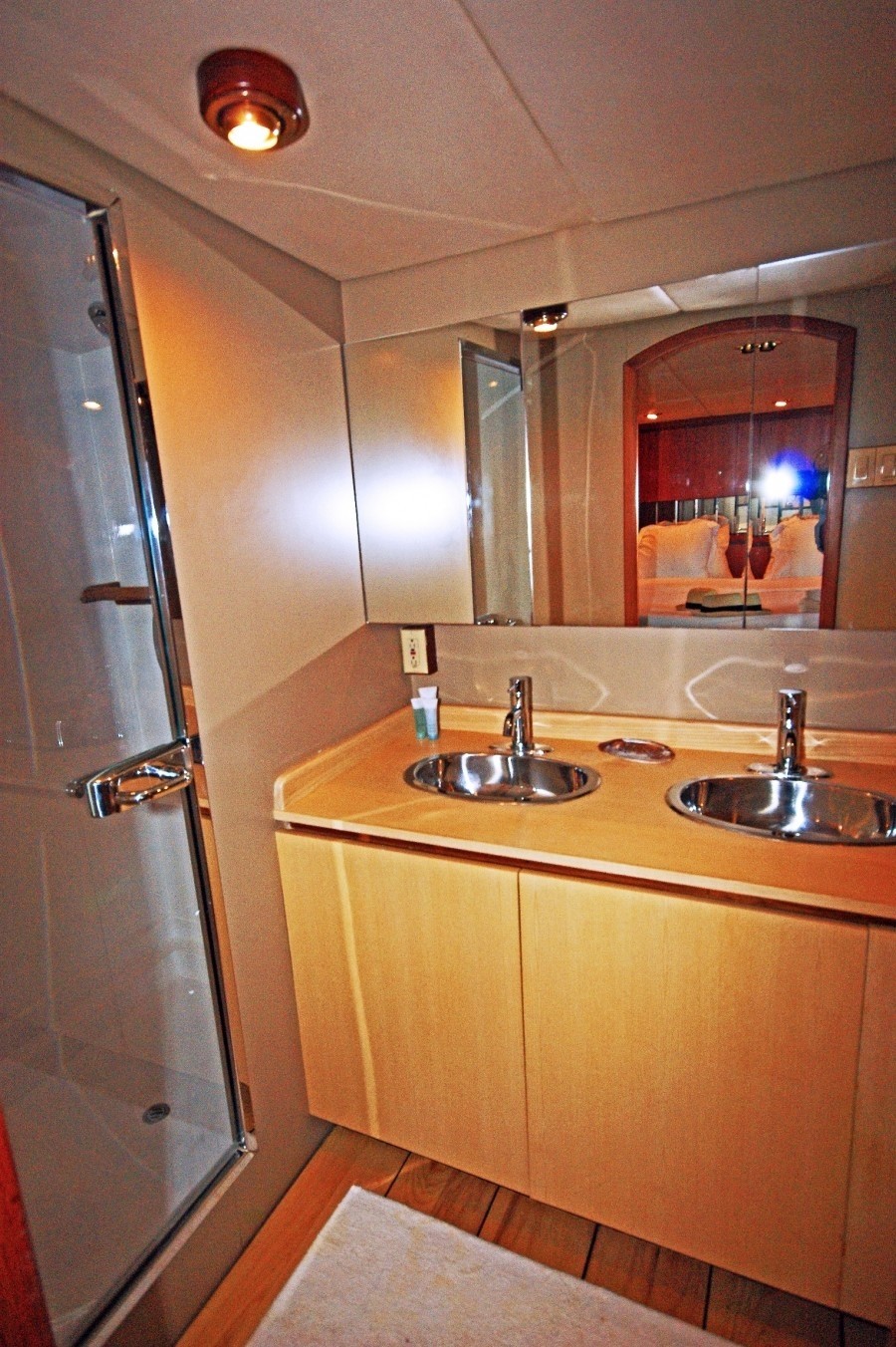 [28m-Yacht-PIXEL]-8639-180.jpg