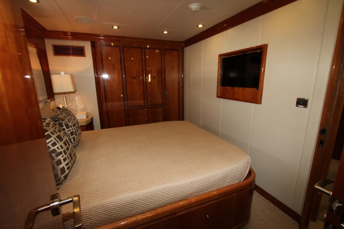 [28m-Yacht-STERLING-V]-8254-163.jpg