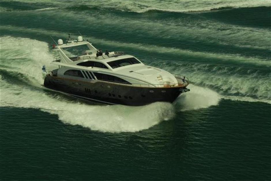 [30m-Yacht-BLUE-SAPPHIRE]-8855-170.jpg