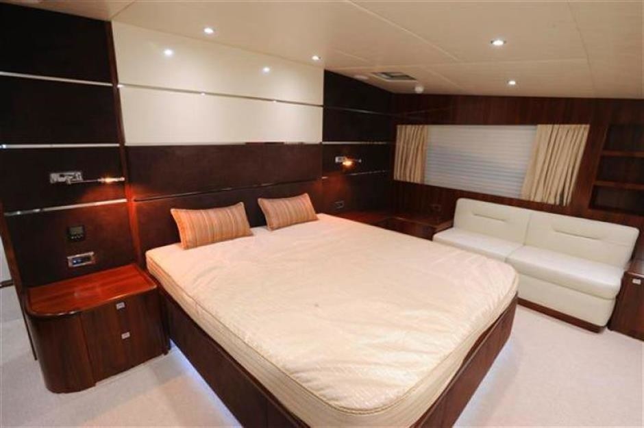 [30m-Yacht-BLUE-SAPPHIRE]-8855-177.jpg