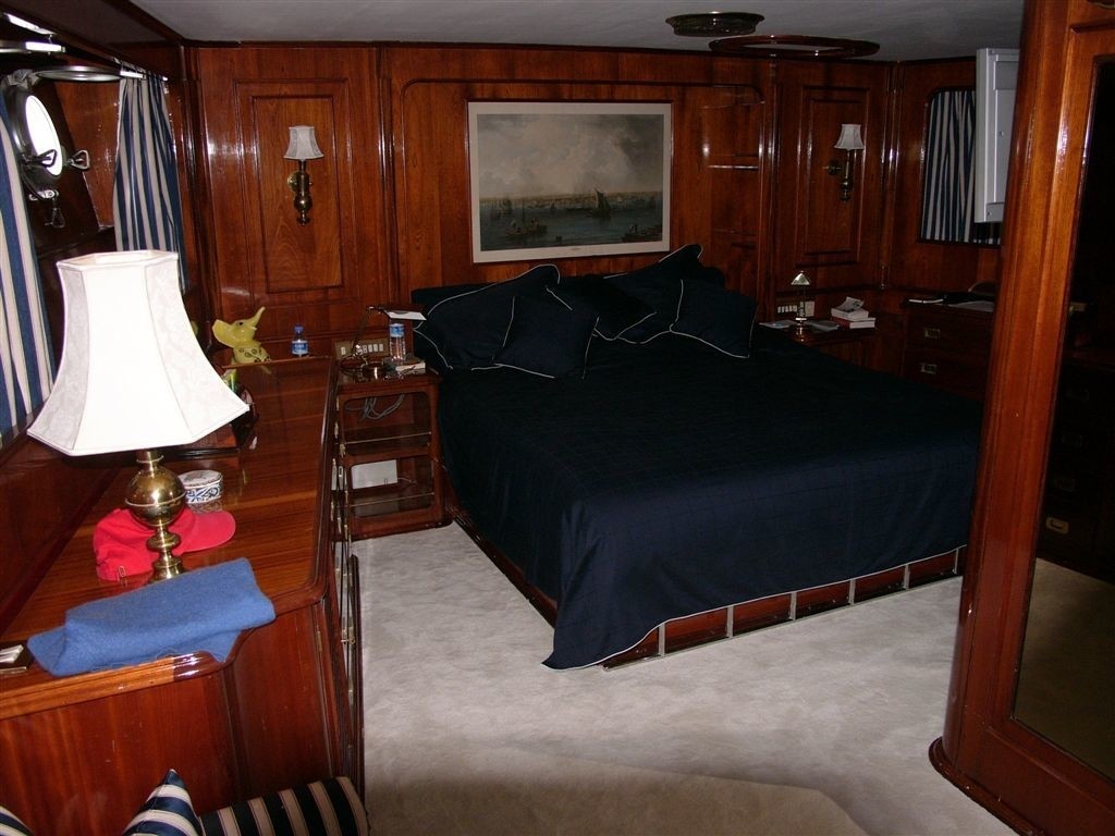 [30m-Yacht-FAVORITA]-8057-118.jpg