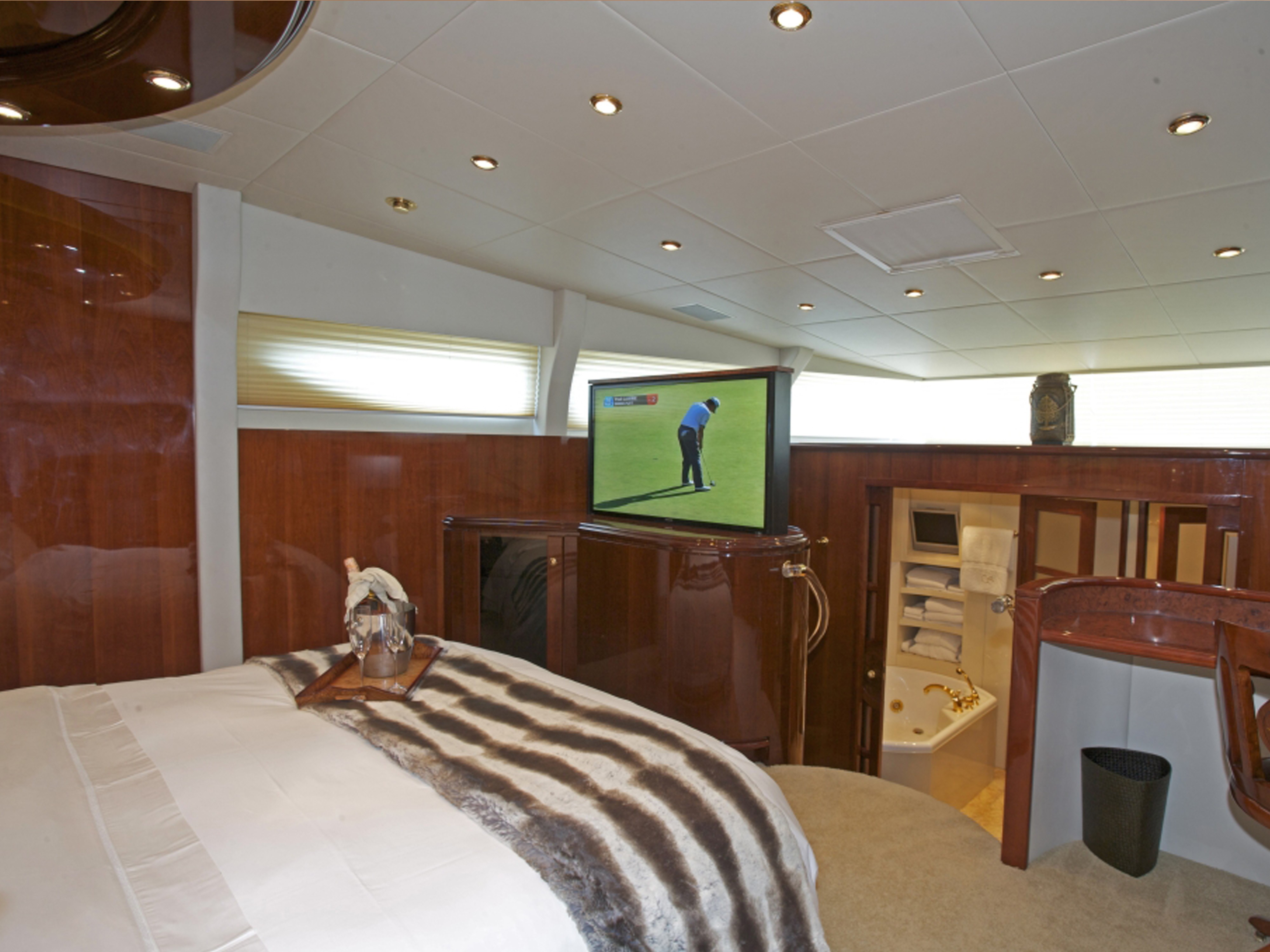 [31m-Yacht-NO-RULES]-861-113.jpg