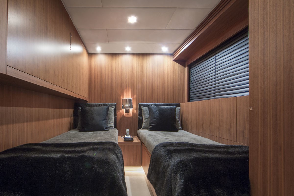 [31m-Yacht-RG512]-8131-180.jpg