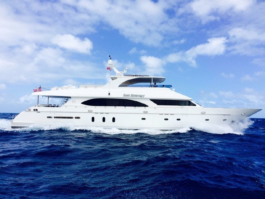 [32m-Yacht-EXIT-STRATEGY]-8287-21.jpg