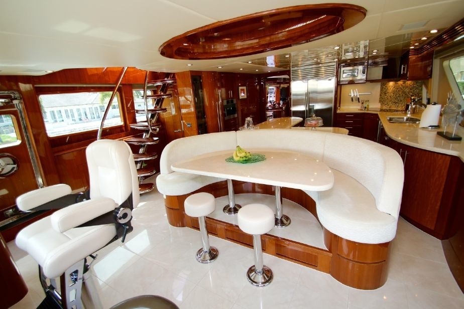 [32m-Yacht-EXIT-STRATEGY]-8287-27.jpg