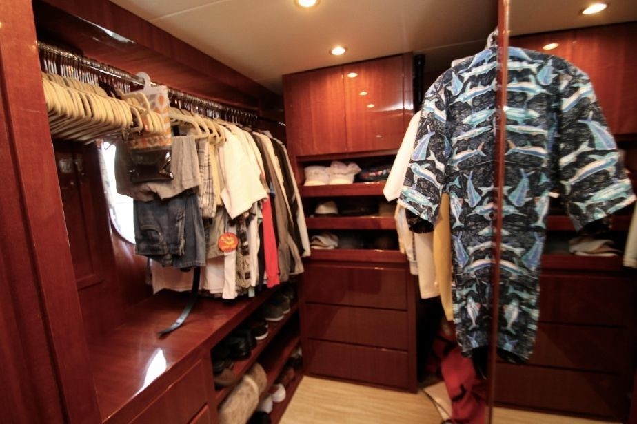 [32m-Yacht-EXIT-STRATEGY]-8287-94.jpg