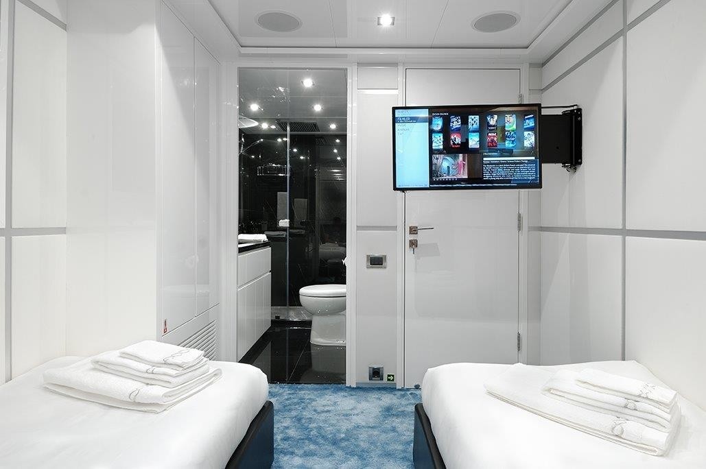 [32m-Yacht-SERENITAS]-8972-55.jpg