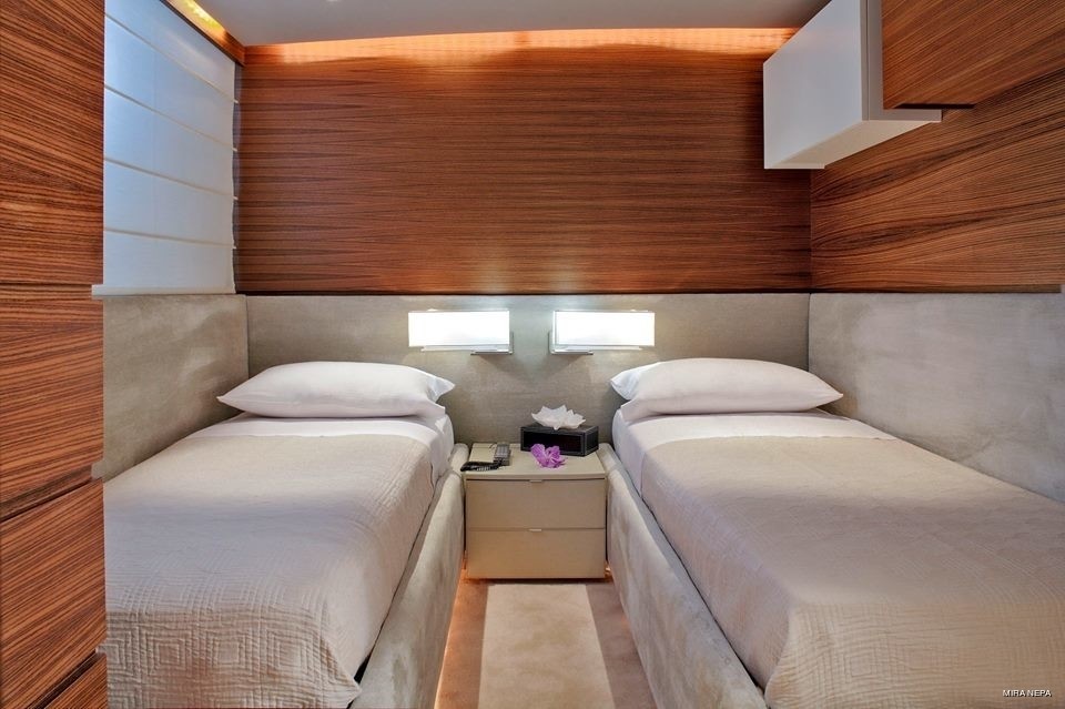 [32m-Yacht-TROPICANA]-8880-126.jpg