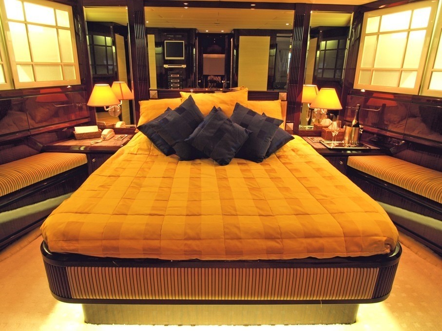 [33m-Yacht-EQUILIBRIUM]-882-149.jpg