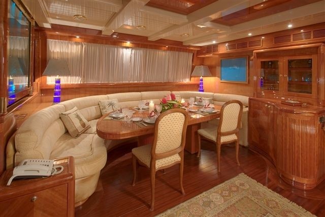 [35m-Yacht-QUEEN-SOUTH]-8776-79.jpg