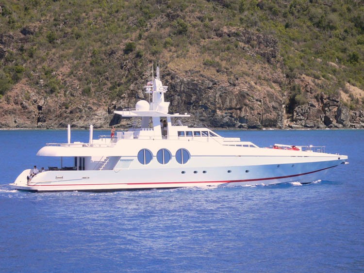 [37m-Yacht-NEVER-SAY-NEVER]-8517-135.jpg