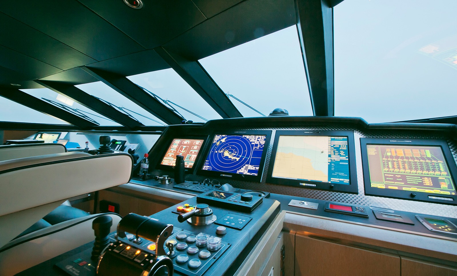 [41m-Yacht-PLUS-TOO]-8234-27.jpg