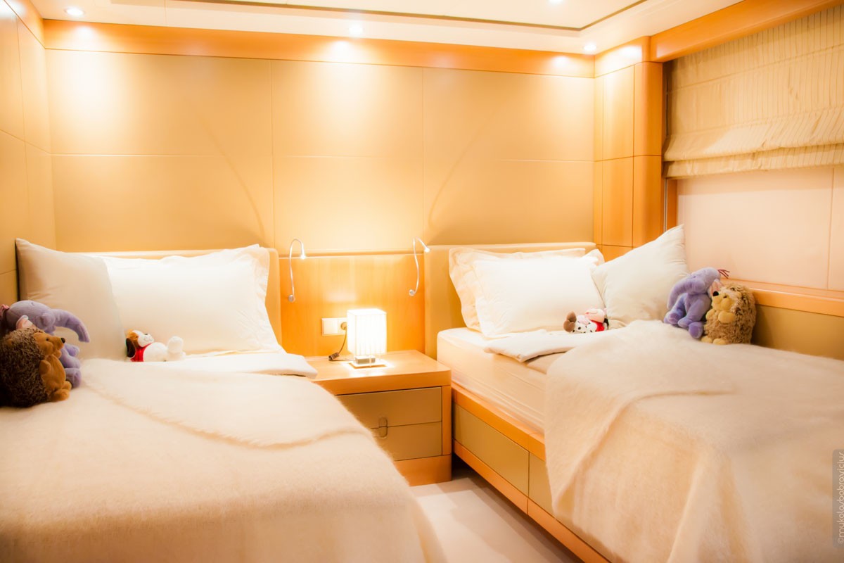 [42m-Yacht-GLORIA-TERESA]-8609-106.jpg