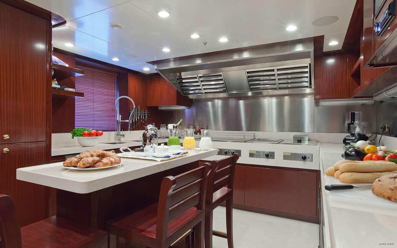 [46m-Yacht-REVE-DOR]-8022-113.jpg
