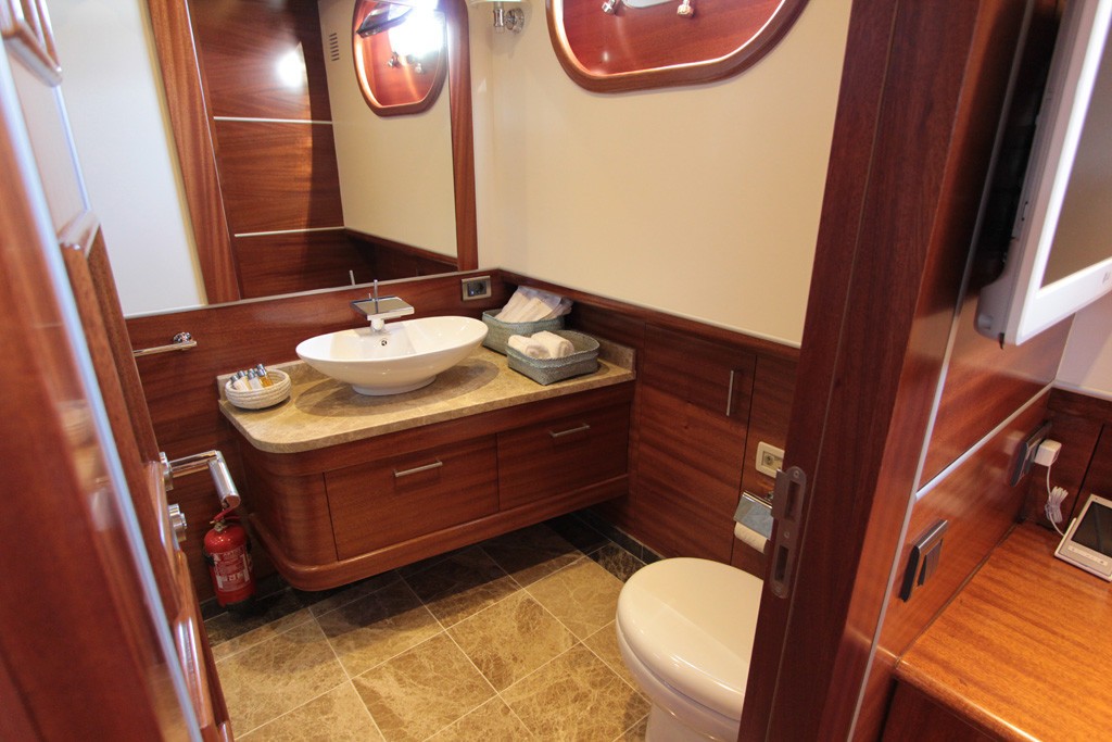[47m-Yacht-CARPE-DIEM-V]-8414-125.jpg