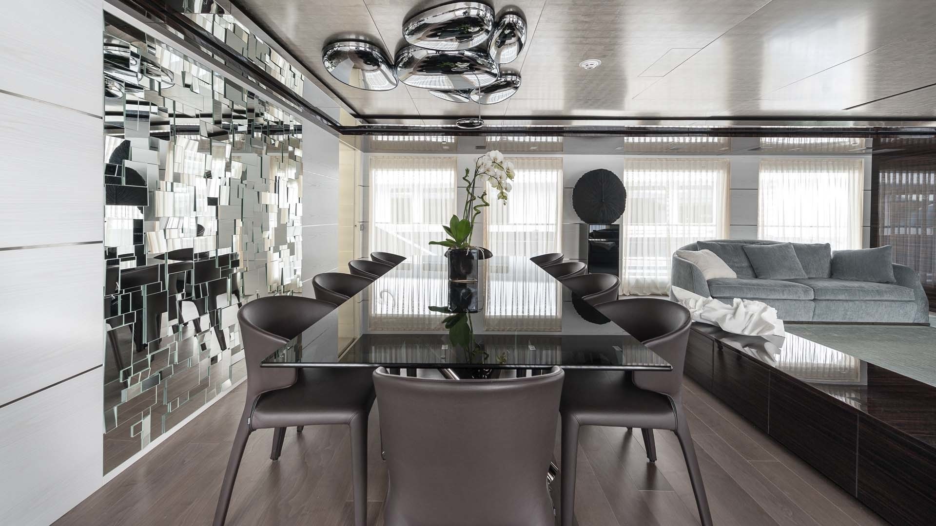 [47m-Yacht-ENTOURAGE]-8185-138.jpg