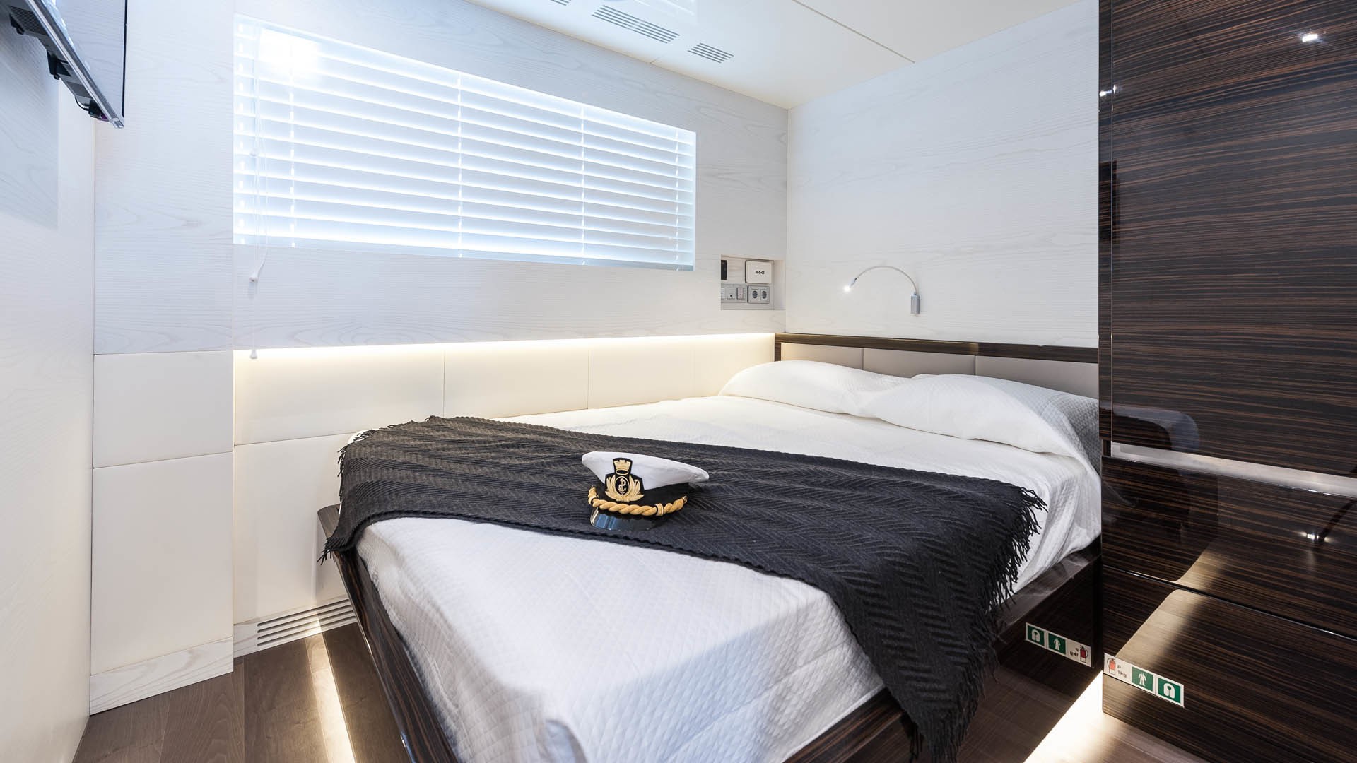 [47m-Yacht-ENTOURAGE]-8185-208.jpg