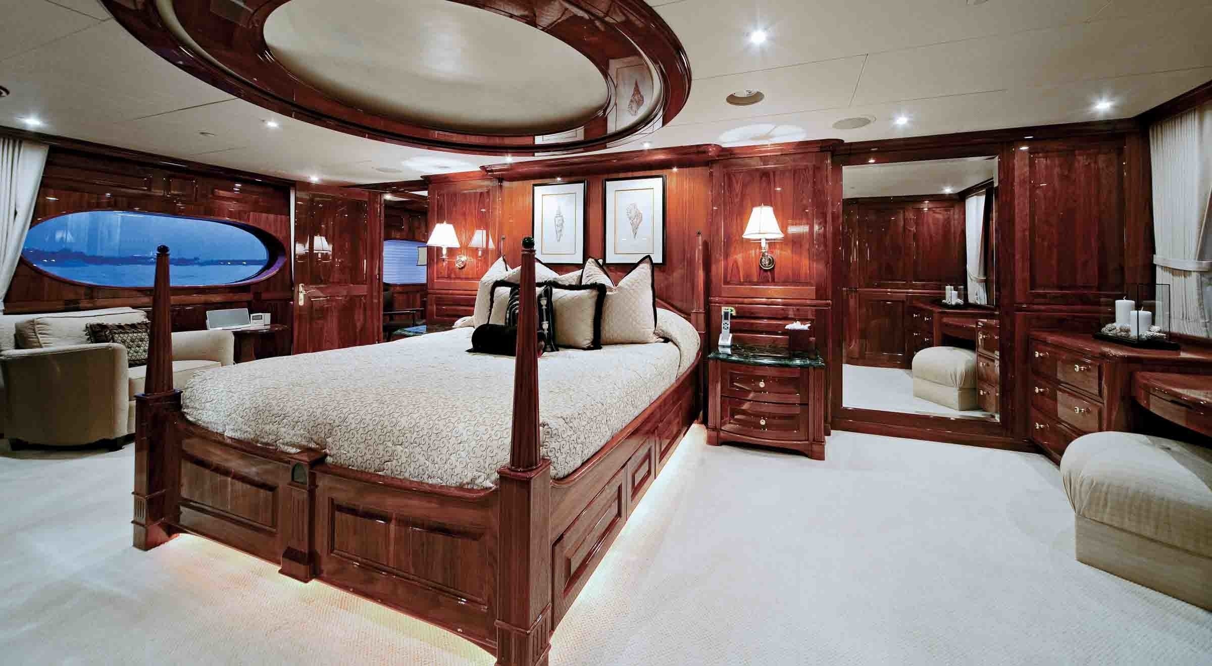 [51m-Yacht-ONE-MORE-TOY]-843-156.jpg